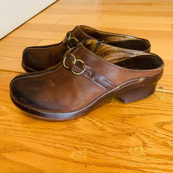Womens Ariat Leather Heeled Clogs Slides Mules  8.5 B - Picture 1 of 16